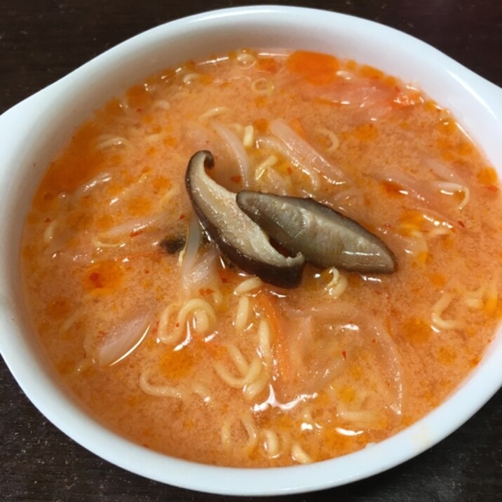 やみつき！トムヤムクン風ラーメン